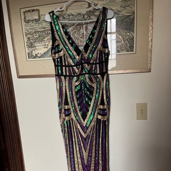 Love & Lemonade Sequin Art Deco Mermaid Gown - Picture 2 of 5